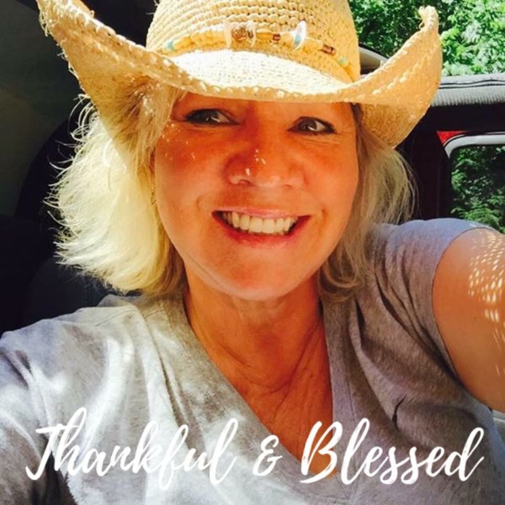 Meet your Posher, Saundra